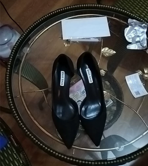 单鞋，跟高5厘米左右 感兴趣的话点“我想要...