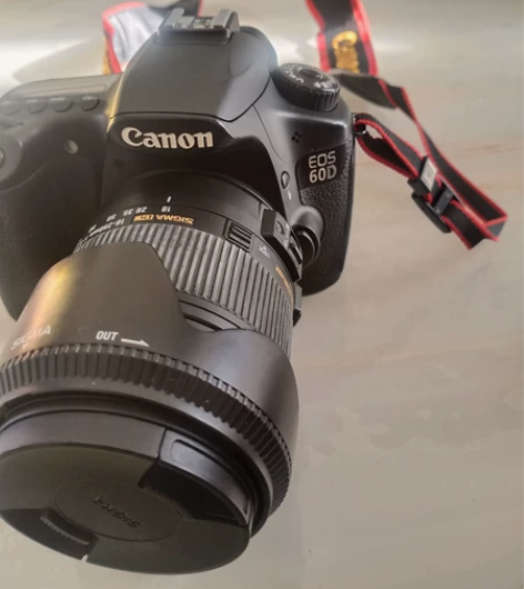 特价出售单反佳能60D相机，自用佳能 九五...