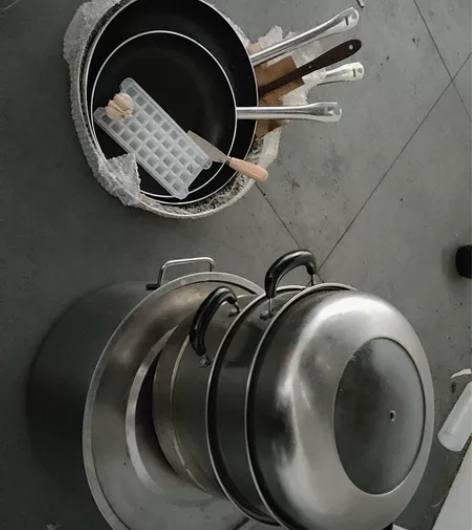 甩卖锅子,炒锅,烧水锅,看上私信,使用三个...