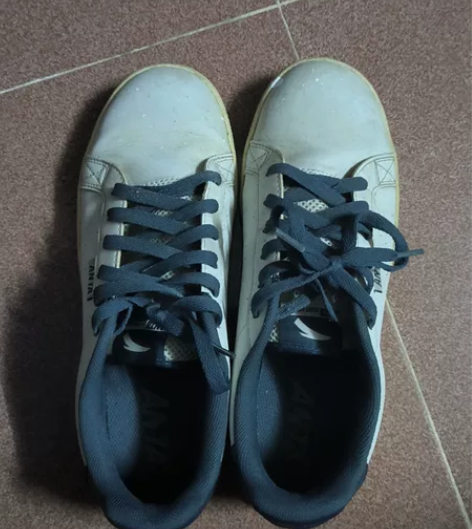 安踏休闲滑板鞋，外底磨损不大，因穿不下了所...