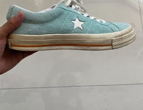 匡威one star 43码 感兴趣的话点...
