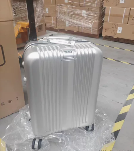 公司年底发的GKO全新品牌旅行拉杆箱 20...