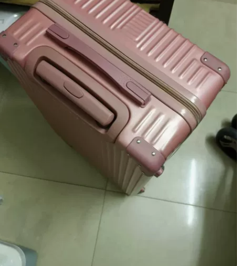 全新的24寸行李箱，便携行李箱女学生拉杆箱...