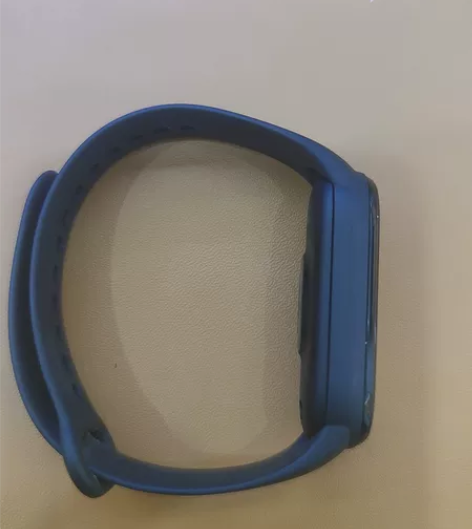 小米手环6     全套都在   表盘背后...