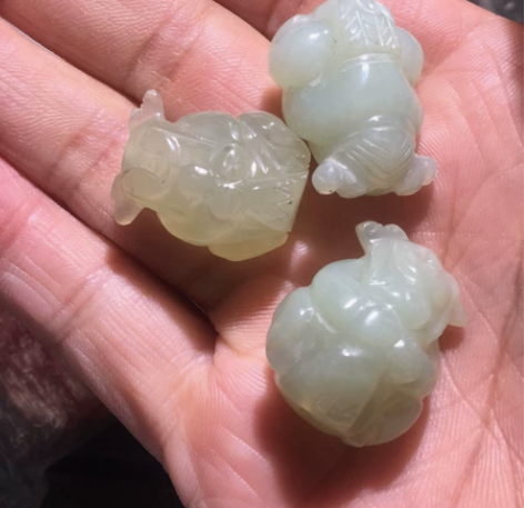 三个老玉雕通天孔童子88一个包邮 感兴趣的...