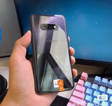 Galaxy S10eSamsung/三星...