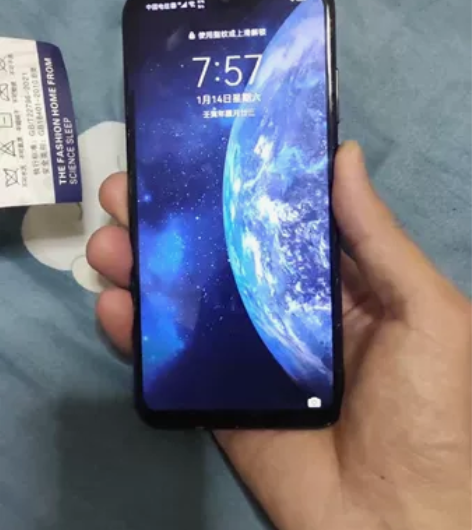 华为荣耀10青春版,内存6+128的,之前...