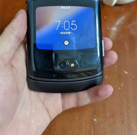 摩托刀锋5g全网通手机。moto razr...
