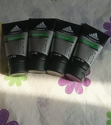 22年新产阿迪达斯男士炭爽洁面膏中样 控油...