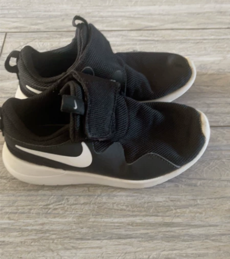 正品Nike运动鞋，鞋底柔软舒服，10c内...