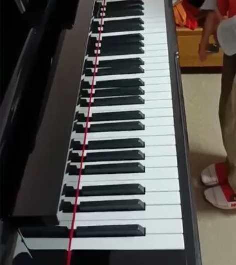暂时不学琴了,家中二台钢琴准备卖掉一台,今...