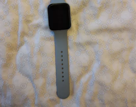 魅族手表，只有表跟充电底座，成色较新，轻微...