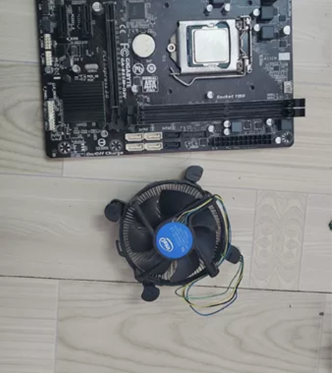 个人自用主板技嘉b85md2v    cp...