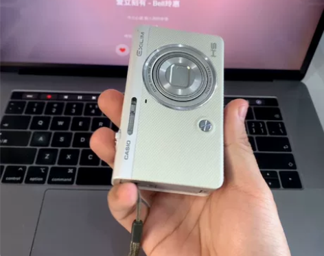 今日已卡西欧zr55 奶白色 成色不错 可...