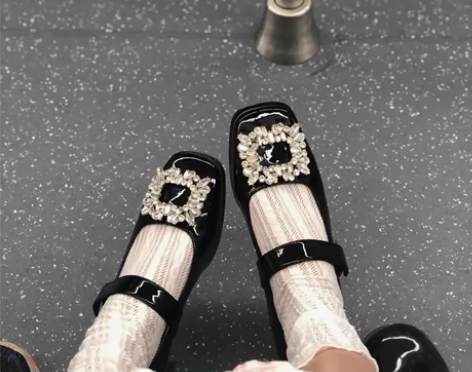 2022春夏新款水钻玛丽珍鞋女单鞋ins平...