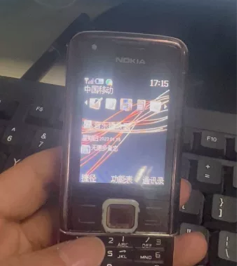 打电话正常，所有功能正常，装逼神器诺基亚8...