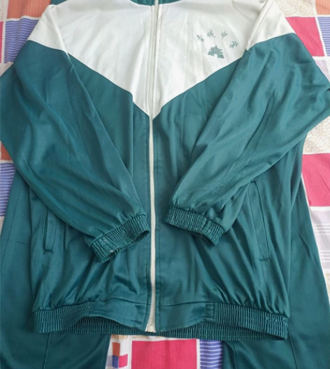 校服运动服滑料165-170码 感兴趣的话...
