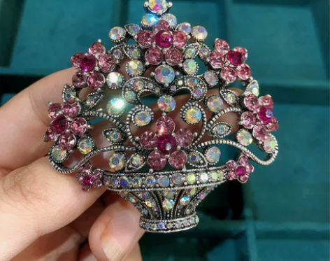 文艺复兴油画系列花篮胸针个性气质胸花配饰外...