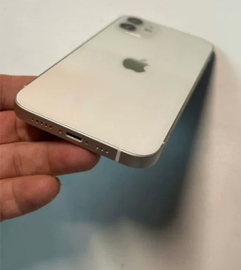 苹果12 128白色耐看 外观99新。全原...