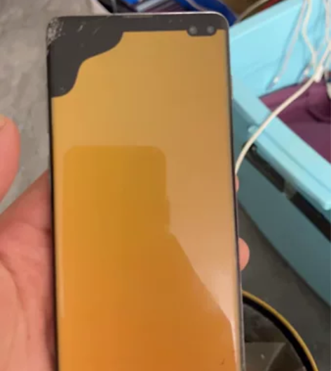 三星s10手机、国行128gb，机器开机屏...