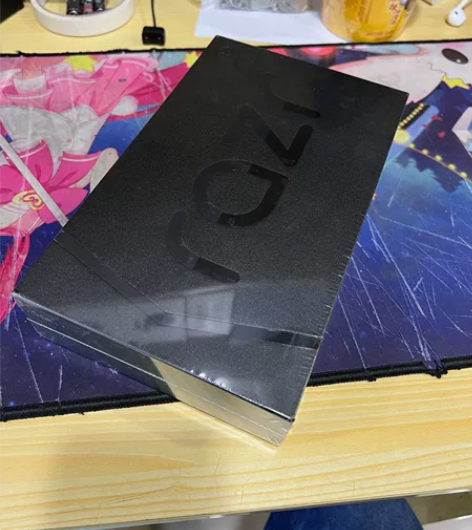 摩托罗拉moto razr 2022 无缝...