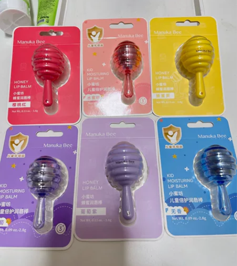 主播闲置,小蜜坊棒棒糖润唇膏 感兴趣的话点...