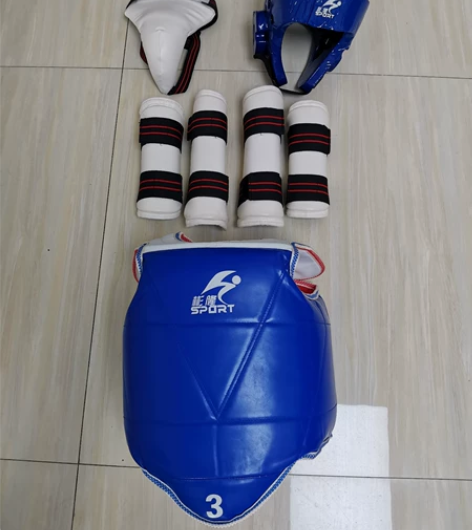 跆拳道护具，全套儿童护甲头盔面罩防护服，实...