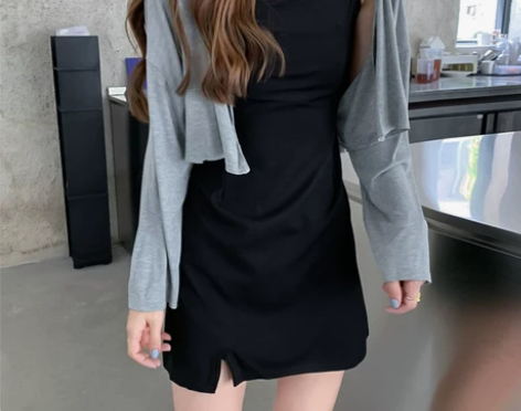 法式心机开叉吊带连衣裙女夏 新款黑色裙子修...