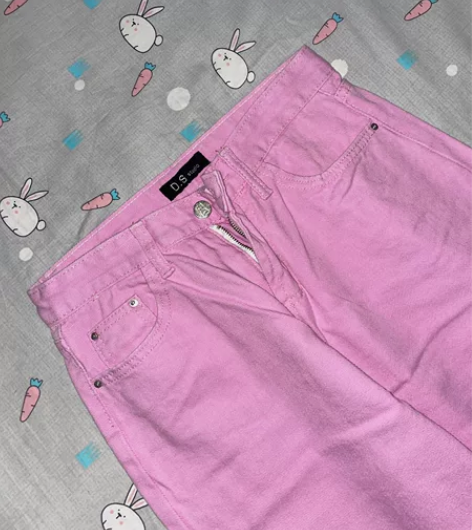 粉色印花牛仔裤直筒显瘦 折横是叠放的时间长...