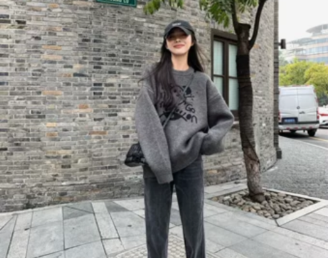 小君君布兰妮 烟灰色微喇牛仔裤女秋装新款高...