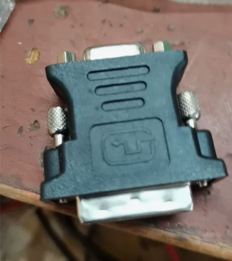 显示器数据线接口转换头。 DVI转VGA共...