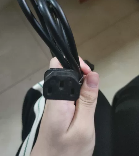 电脑电源线，大部分家电都可以用 感兴趣的话...