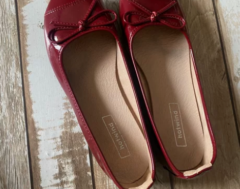 热风红色单鞋 35码，买来穿过一次