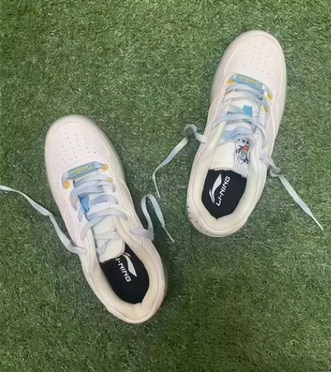 李宁女款高端板鞋,迪士尼联名配色,Diy最...