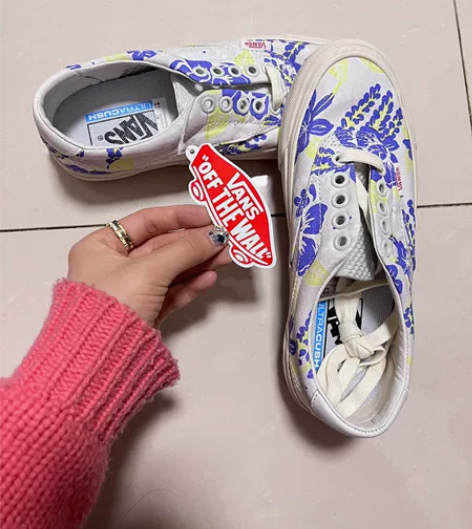 万斯VANS白花款，35码，公司福袋，全新...