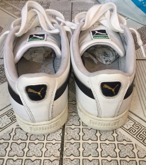 经典黑白彪马男鞋。真皮标准44码，经典黑白...