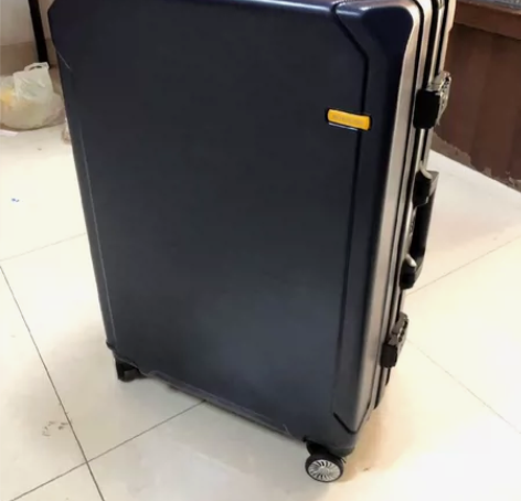 【原价700多】酷丹顿行李箱全新铝框库存挤...