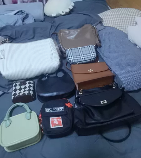 几乎都很新，还有没背过的，喜欢的姐妹可以小...