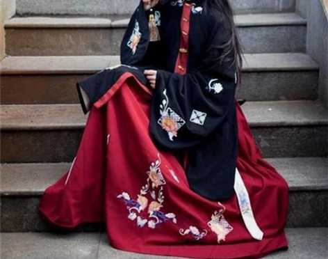 司南阁画屏古风春秋日常襦裙刺绣琵琶袖立领长...