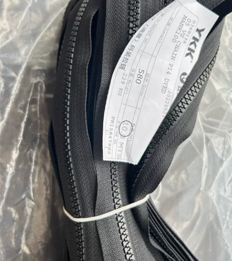 5号Ykk黑色胶牙（滴露）码装链带   需...