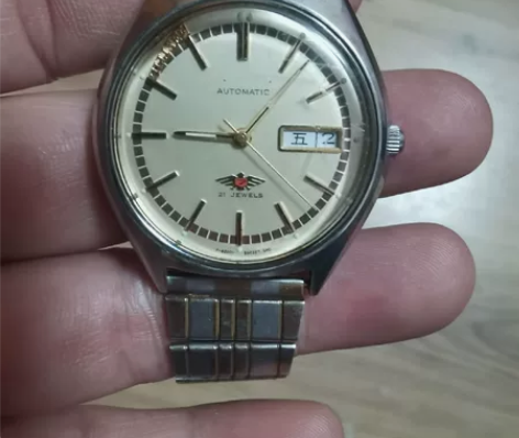 三十年前买的西铁城手表，走时正常，表盘上字...