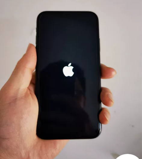 苹果11，128g，黑色，换了一个电池，刷...