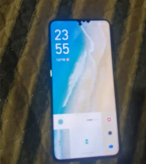 x60手机华彩vivox60 5G 就顶部...