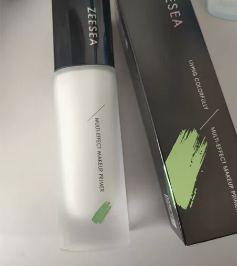 全新绿瓶滋色隔离 25年3月到期 打开盖只...