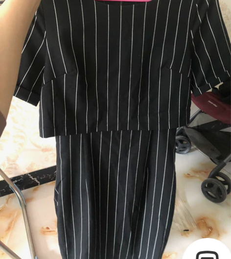 连衣裙专柜200多买的， 感兴趣的话点“我...