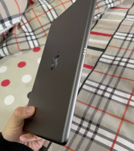 ipad7代2019年款深空灰32G，成色...