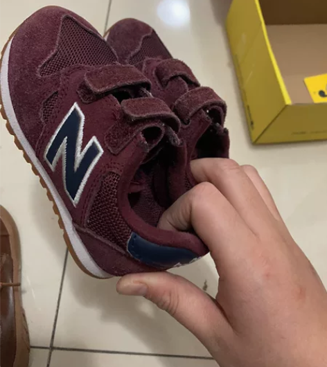 新百伦童鞋，两双58，适合穿23.5码的宝...