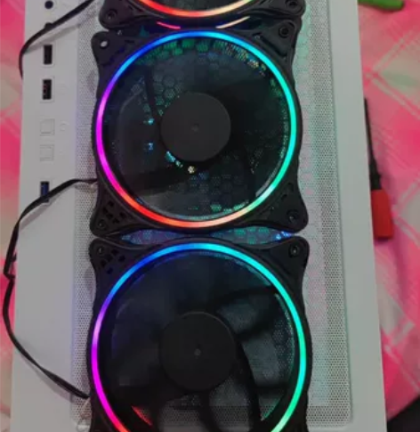 机箱风扇3把带一个控制器 感兴趣的话点“我...