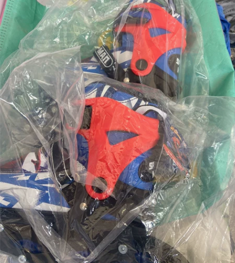 迪斯尼滑板鞋，八件套全新，家里孩子小，全套...