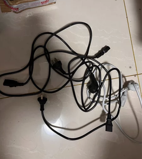 电脑电源线，一条10块便宜出售 感兴趣的话...